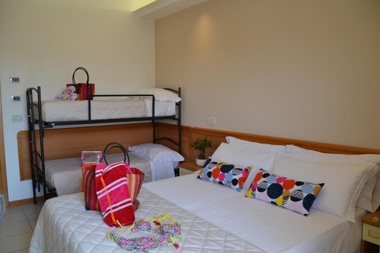 Hotel Apogeo - Breakfast Experience Rimini Exterior photo