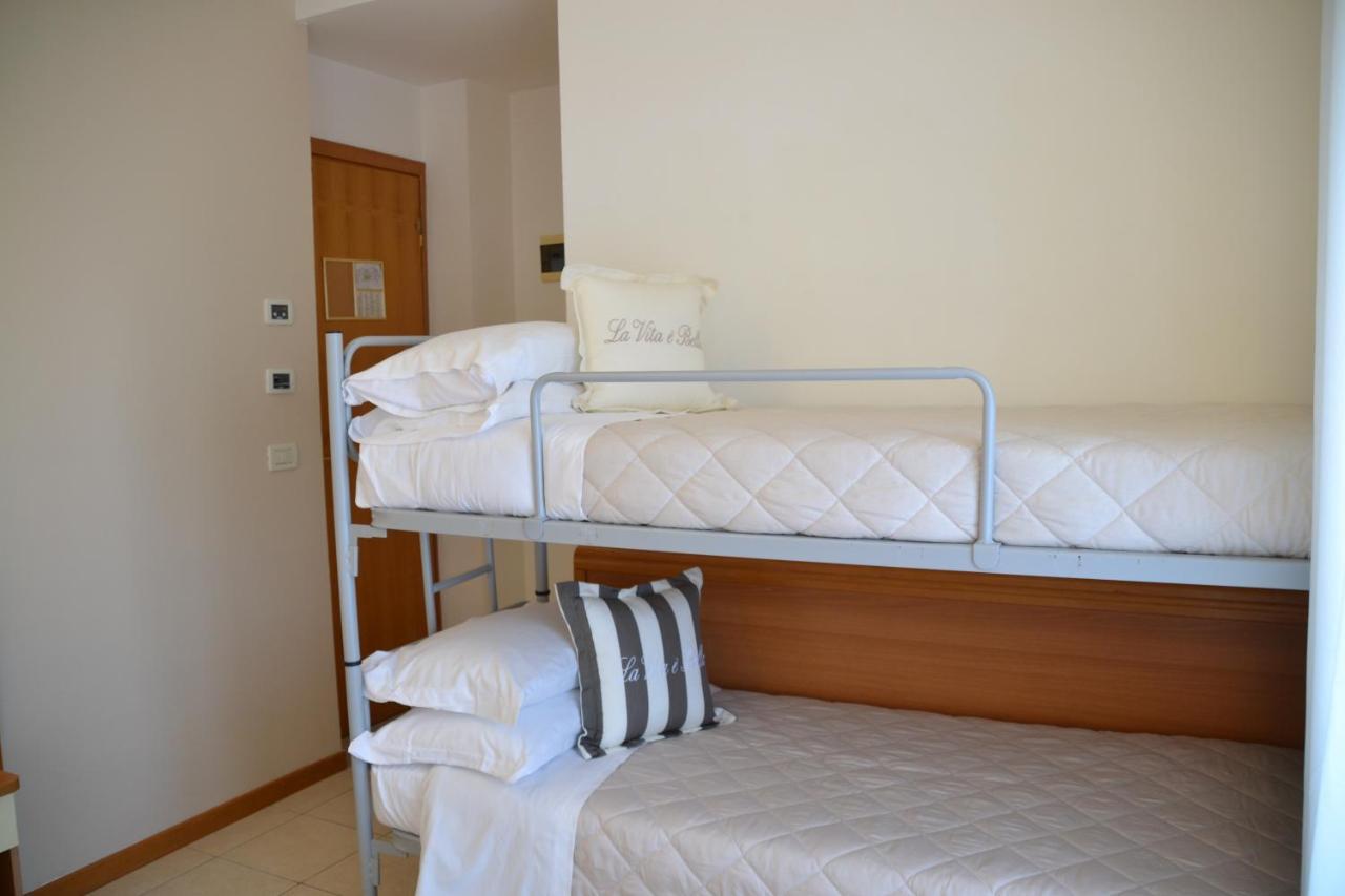 Hotel Apogeo - Breakfast Experience Rimini Exterior photo